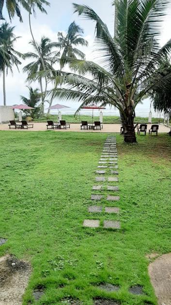 Akurala Beach Boutique Resort Exteriér fotografie